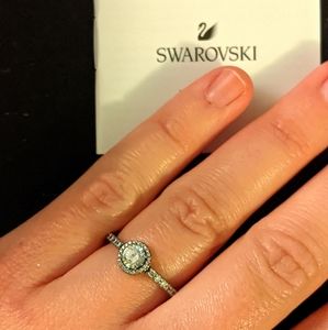 ✨NEW✨ Pandora Swarovski ring (size 8)